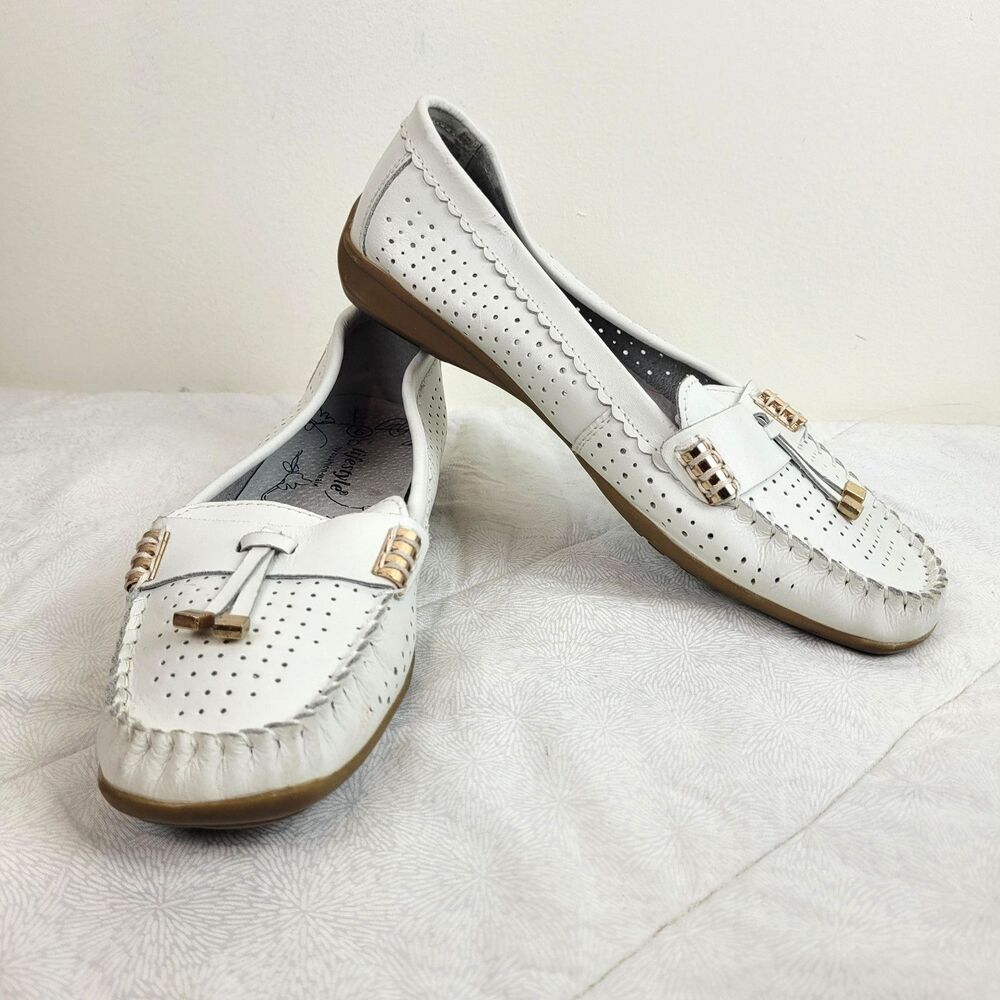Lifestyle by Cushion Walk white leather driving loafers moccasins gold accents 9